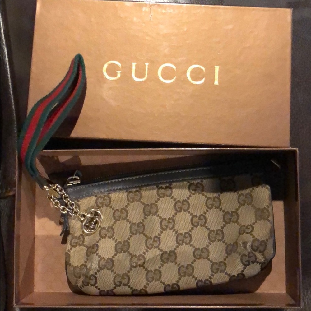 Gucci wristlet clutch